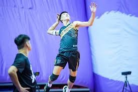 欧文背身单打得分，技术精湛